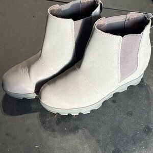 Sorel Girls Size 3 Sorel boots.